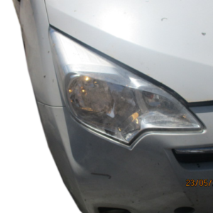 Toyota Verso S anno dal 2011 al 2015 Musata anteriore di colore bianco